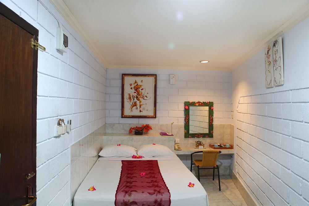Vilarisi Hotel Legian Buitenkant foto