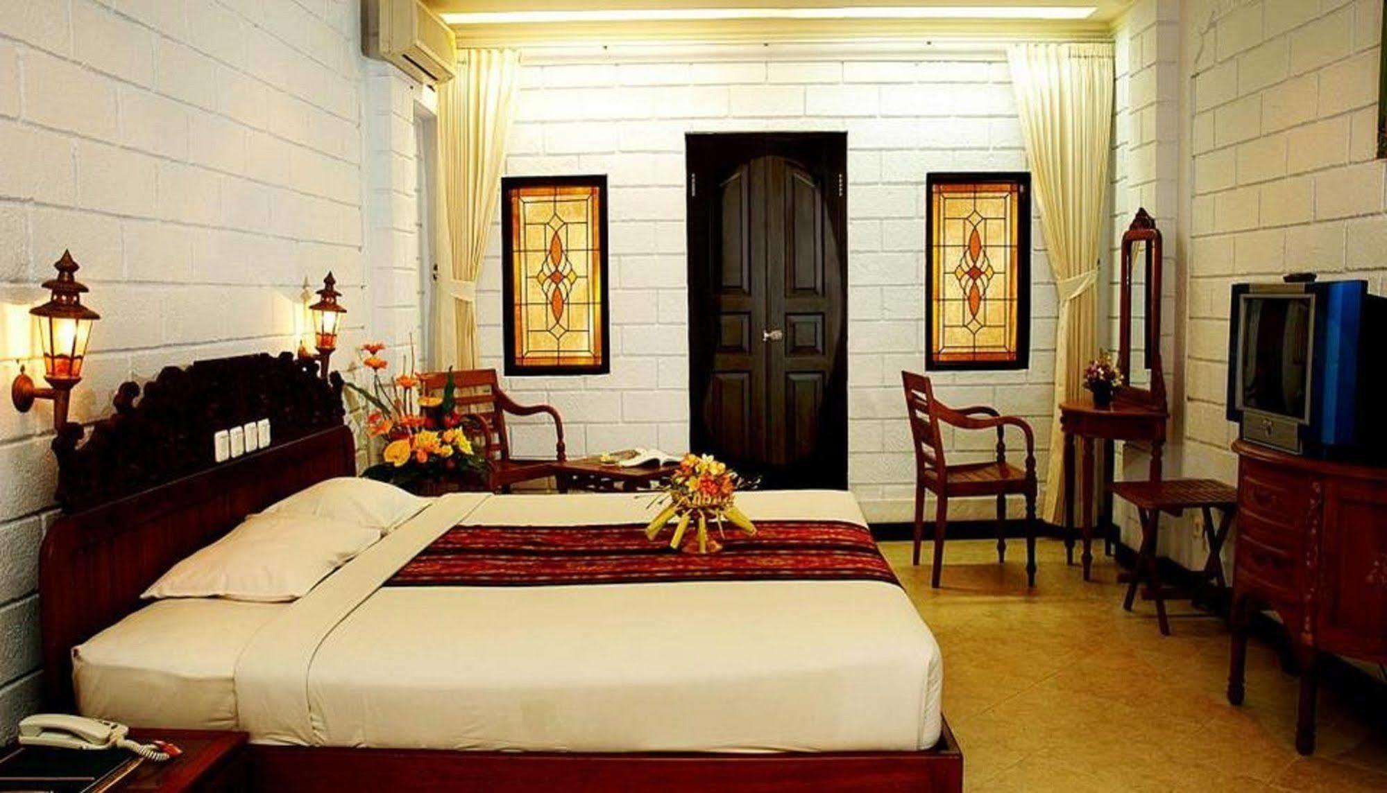 Vilarisi Hotel Legian Buitenkant foto