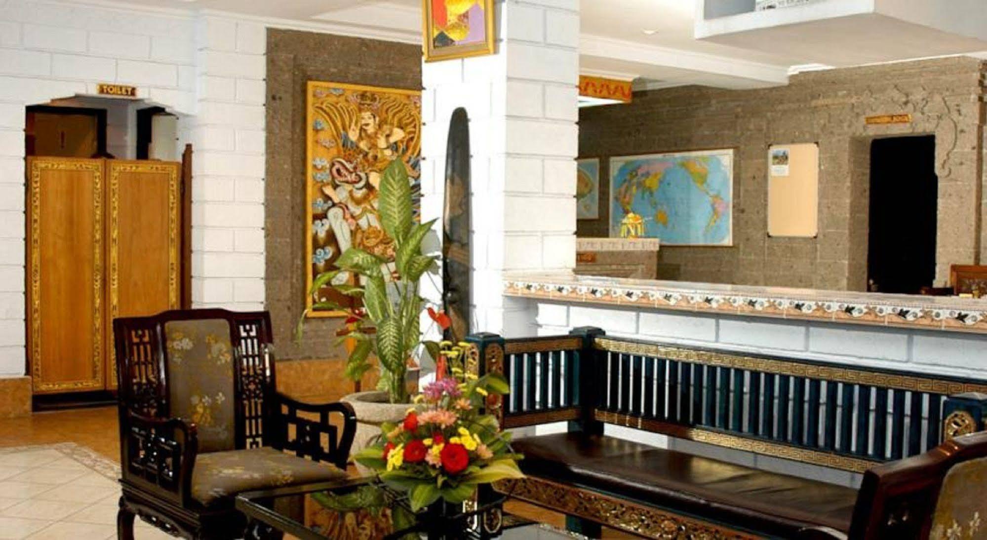 Vilarisi Hotel Legian Buitenkant foto