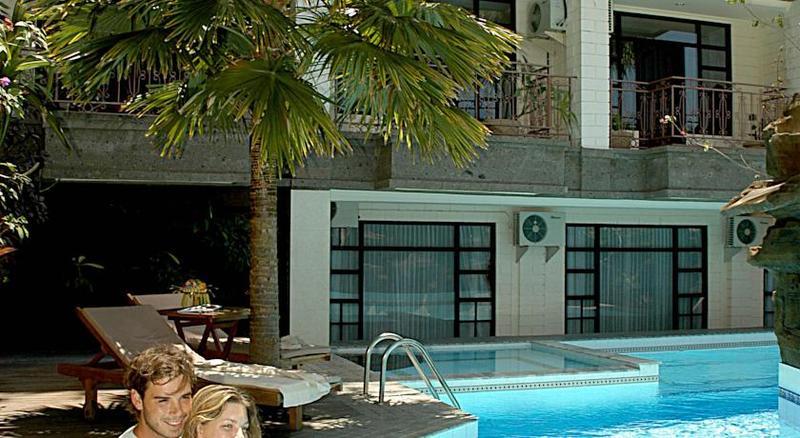 Vilarisi Hotel Legian Buitenkant foto